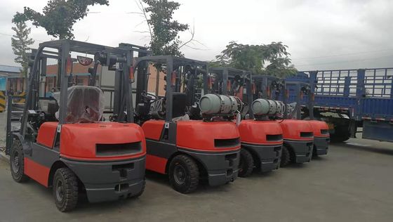 2250mm Min. Turning Radius 1.5ton Diesel Forklift Truck with Mitsubishi S4s Isuzu Engine