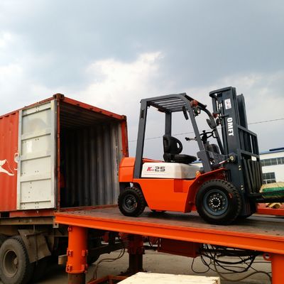 4.5m Lift Height Three Stage Mast 2.5ton LPG Forklift for Steel and Rubber Material