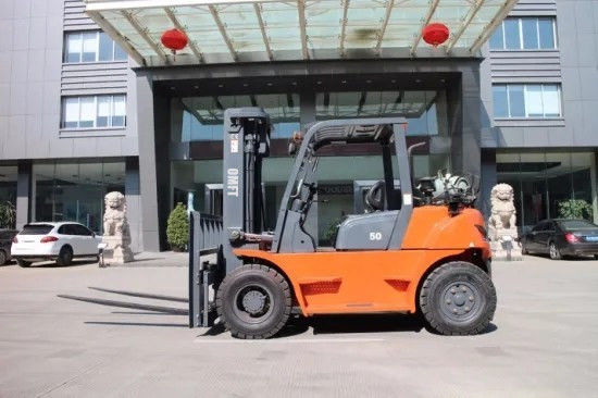 USA Market Approved LPG Forklift with 1070mm Fork and Pneumatic/Solid Tires