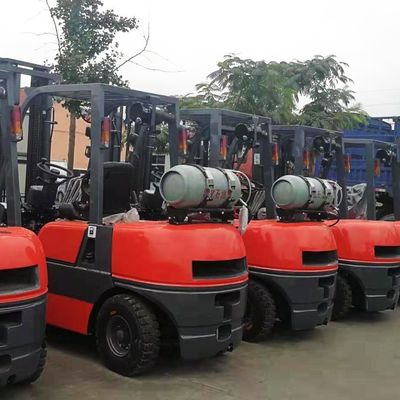 2.5ton Gasoline/LPG Forklift with Nissan Engine 4500mm Triplex Full Free Height Mast Side Shift Solid Tires