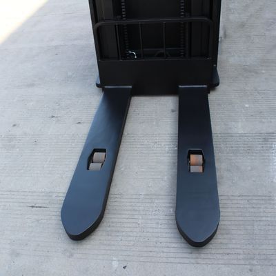 2t Electric Pallet Stacker with 1600-5500mm Lift Height and 560X1220mm/685X1220mm Fork